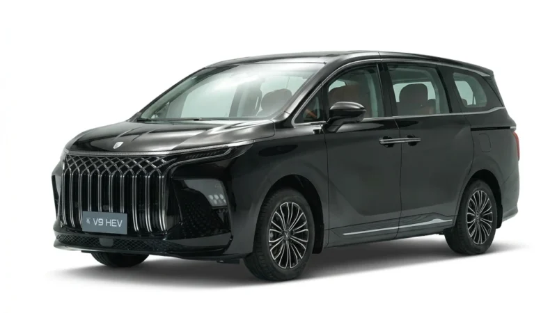 kineskiautomobili.com Dongfeng Forthing V9 HEV prednja leva strana